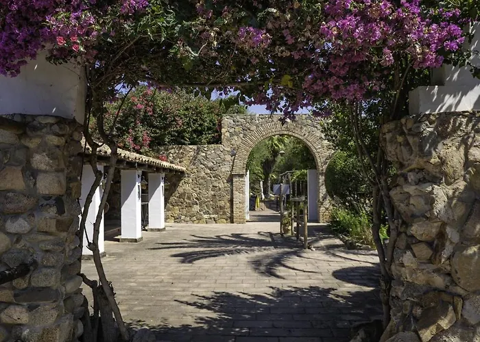 Il Monastero Hotell Geremèas